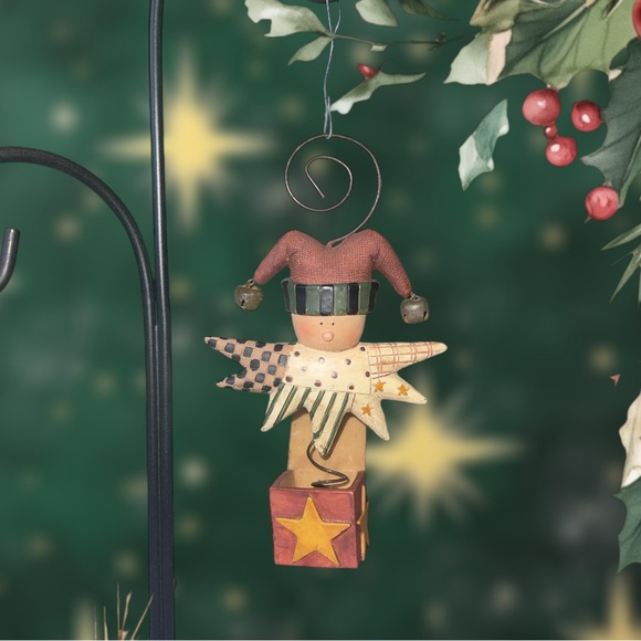 Jester Jack In The Box Ornament - Picture 3 of 11